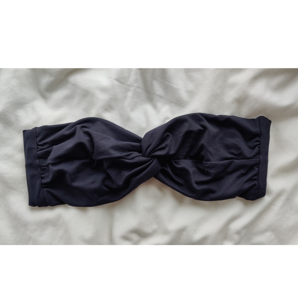 Black strapless swimsuit top